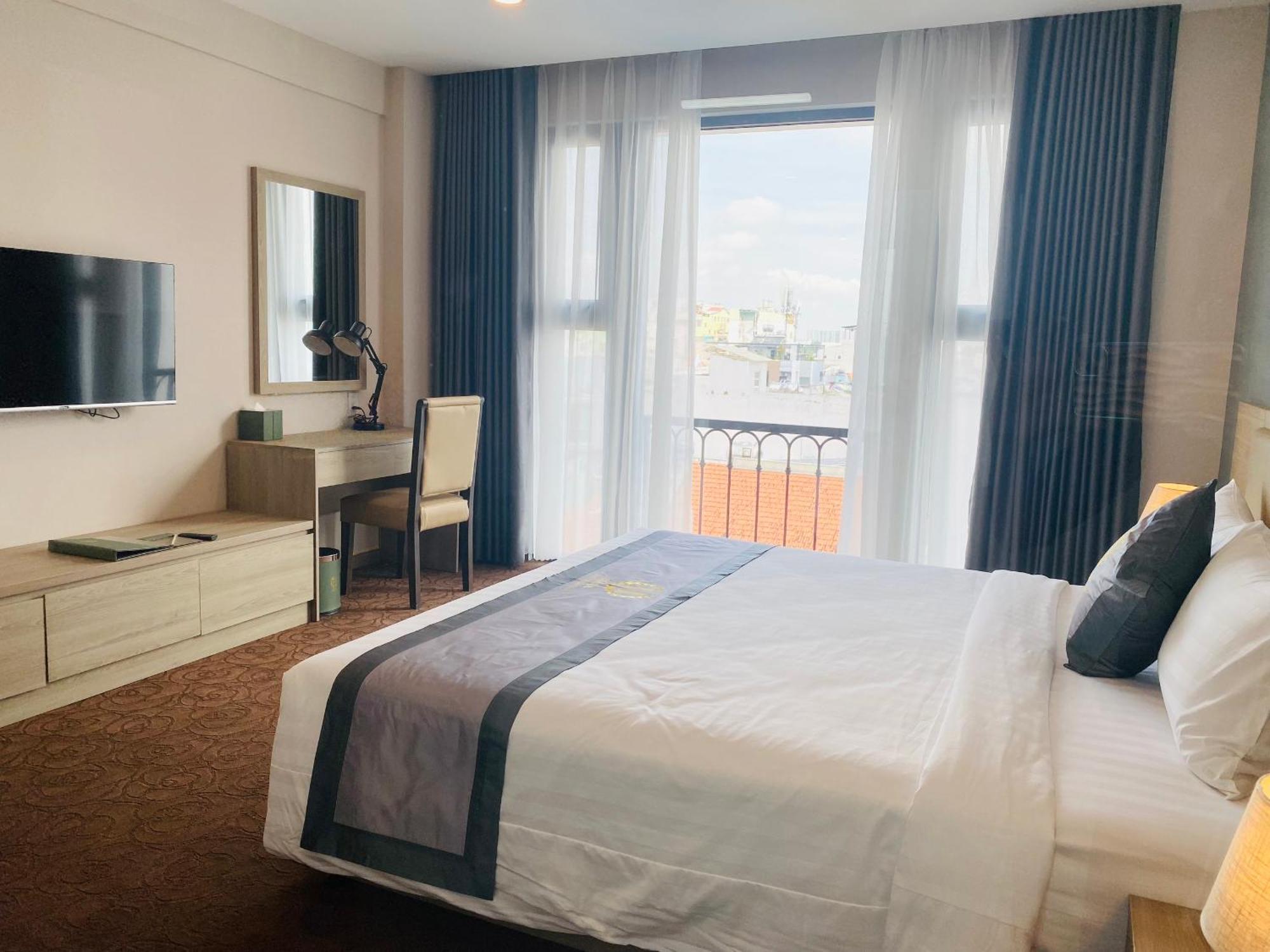 Hera Luxury Hotel Ho Chi Minh City Exterior photo